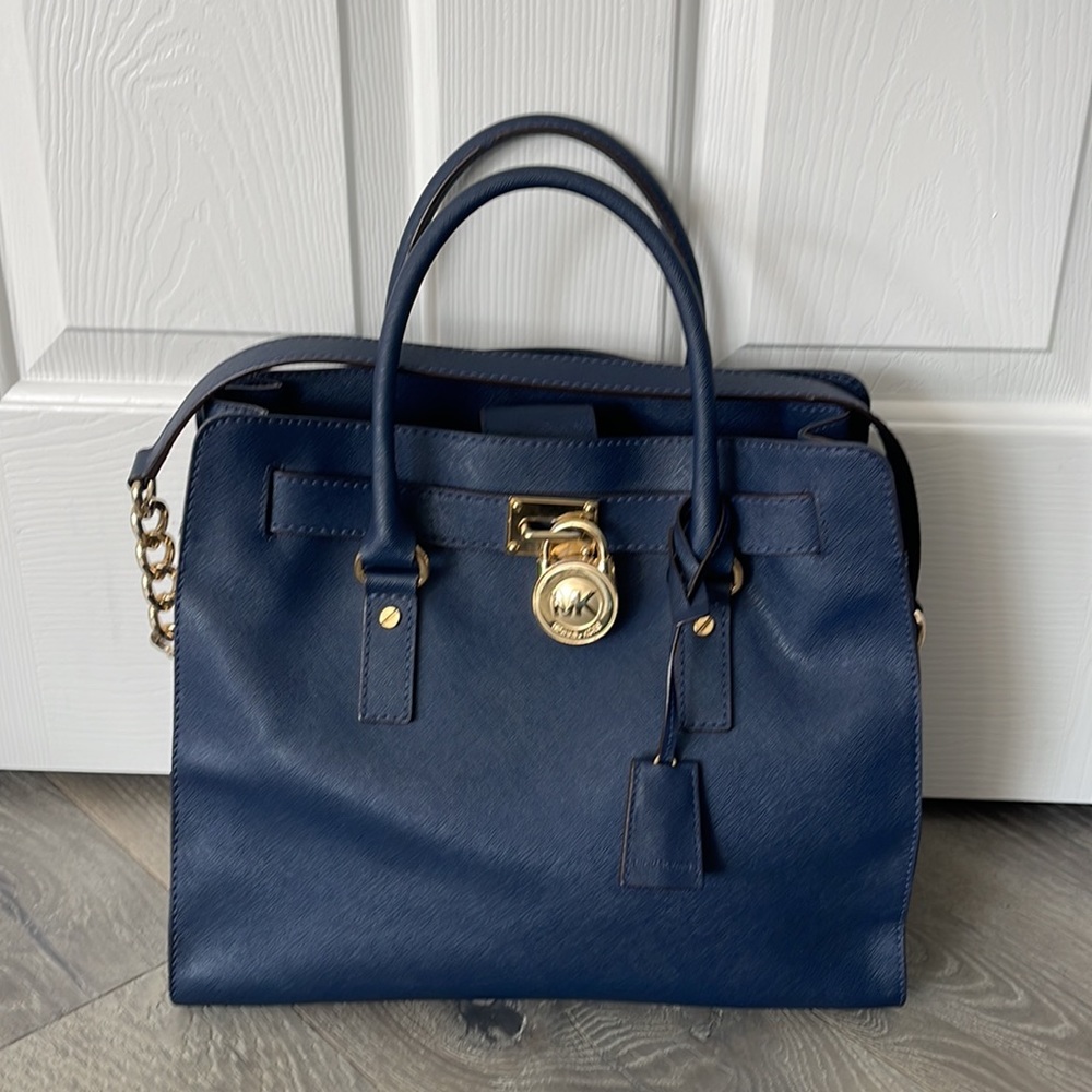 Michael Kors Navy Excellent Cond Large Hamilton Tote/ MK Dust Bag included - Picture 4 of 16